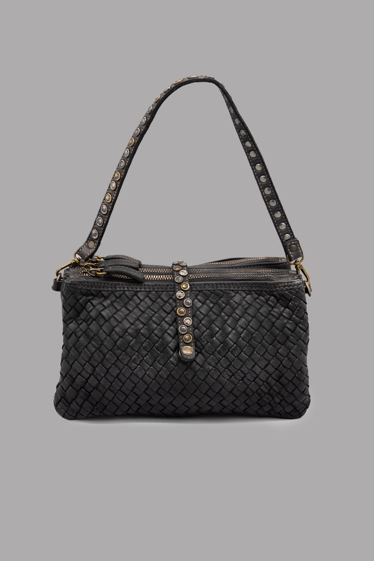 Kaylu Regin black met